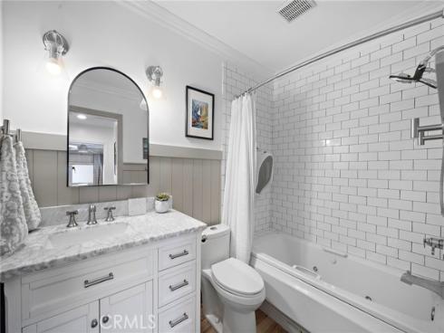 2528 University Drive, Newport Beach, CA