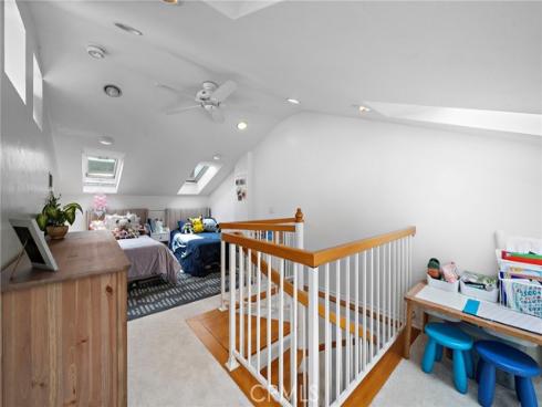2528 University Drive, Newport Beach, CA