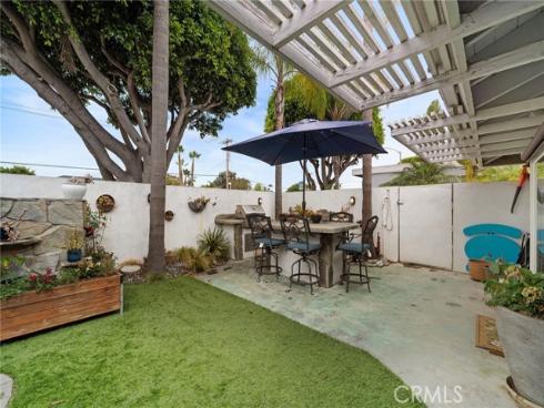 2528 University Drive, Newport Beach, CA