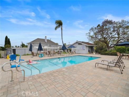 2528 University Drive, Newport Beach, CA