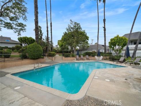 2528 University Drive, Newport Beach, CA