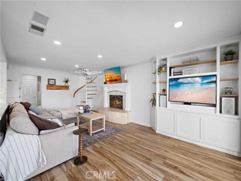 2528 University Drive, Newport Beach, CA