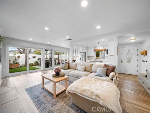 2528 University Drive, Newport Beach, CA