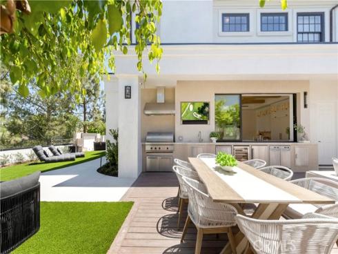 6 Pinehurst Ln , Newport Beach, CA
