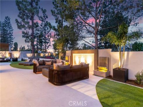 6 Pinehurst Ln , Newport Beach, CA