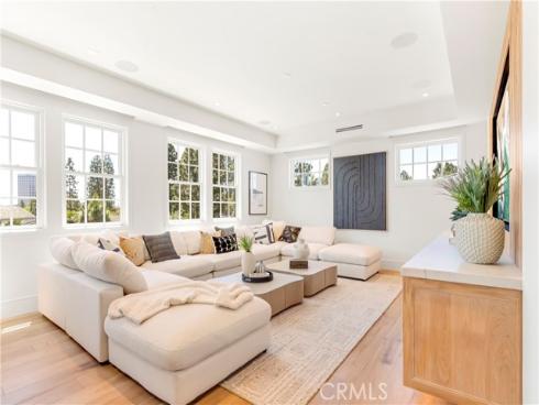 6 Pinehurst Ln , Newport Beach, CA