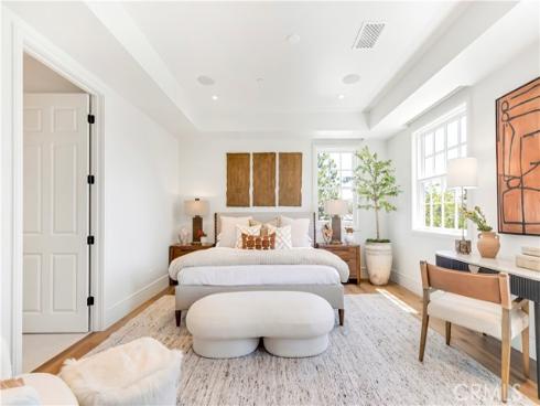 6 Pinehurst Ln , Newport Beach, CA