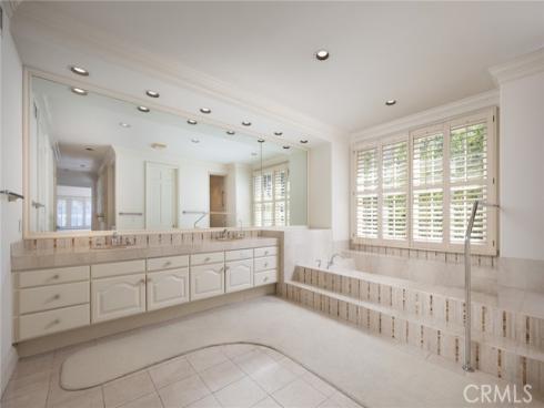 2 Chatham Court, Newport Beach, CA