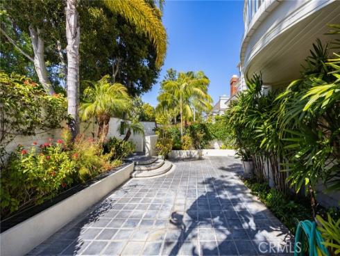 2 Chatham Court, Newport Beach, CA