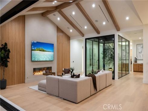 1453 Galaxy Dr , Newport Beach, CA
