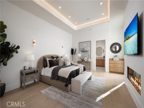 1453 Galaxy Dr , Newport Beach, CA