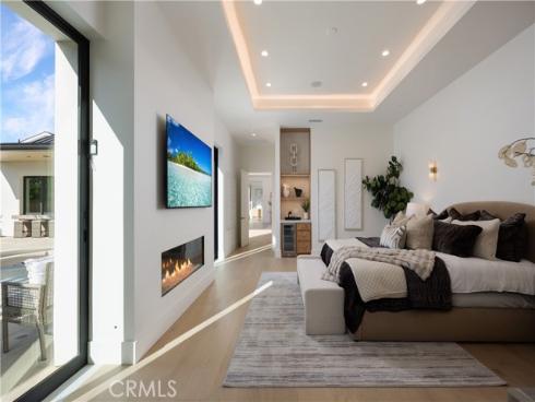 1453 Galaxy Dr , Newport Beach, CA