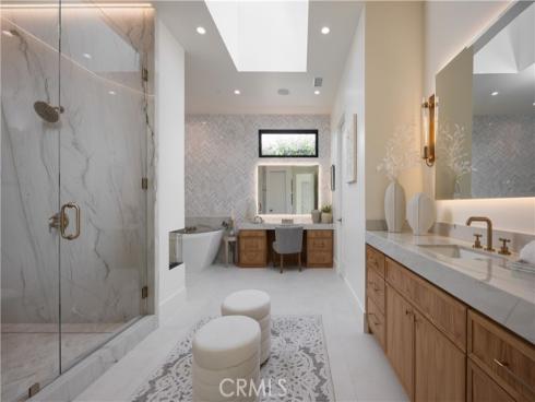 1453 Galaxy Dr , Newport Beach, CA
