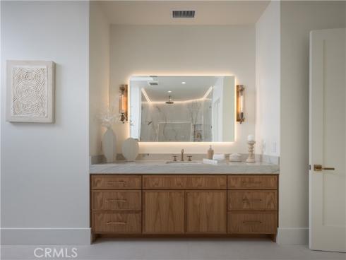 1453 Galaxy Dr , Newport Beach, CA