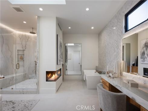 1453 Galaxy Dr , Newport Beach, CA