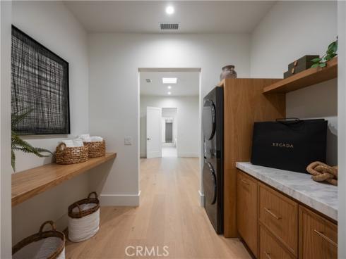 1453 Galaxy Dr , Newport Beach, CA