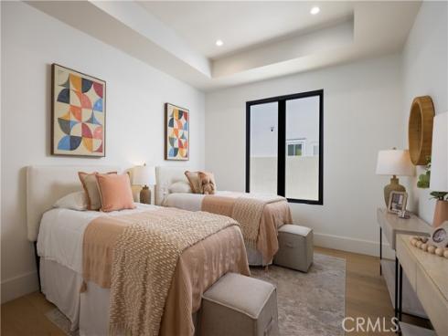 1453 Galaxy Dr , Newport Beach, CA