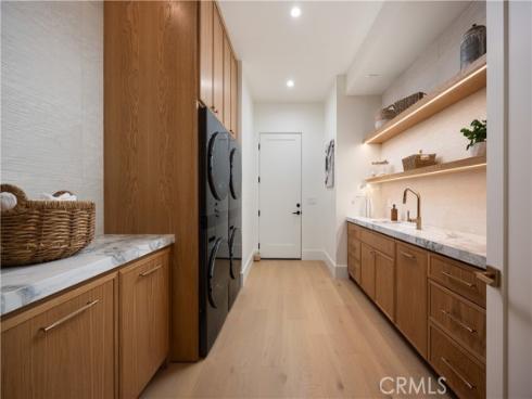 1453 Galaxy Dr , Newport Beach, CA