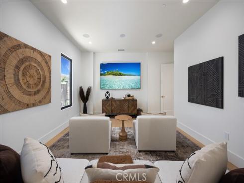 1453 Galaxy Dr , Newport Beach, CA