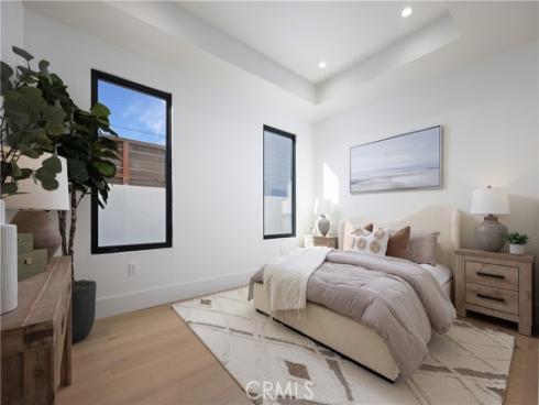 1453 Galaxy Dr , Newport Beach, CA