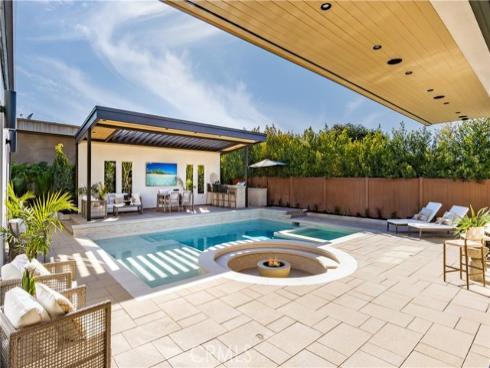 1453 Galaxy Dr , Newport Beach, CA