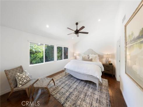 2102 Vista Entrada , Newport Beach, CA