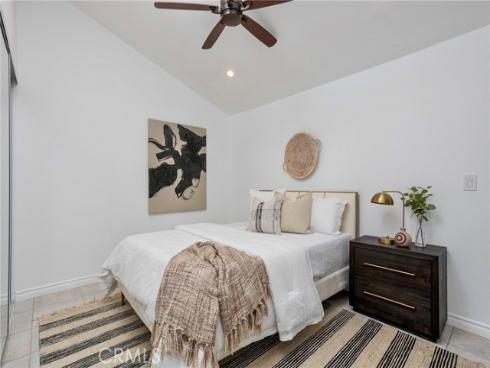 2102 Vista Entrada , Newport Beach, CA