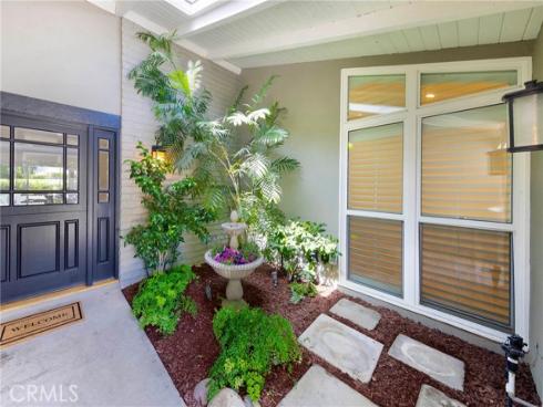 2102 Vista Entrada , Newport Beach, CA