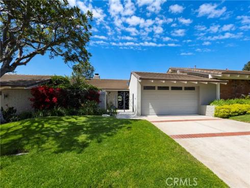 2102 Vista Entrada , Newport Beach, CA