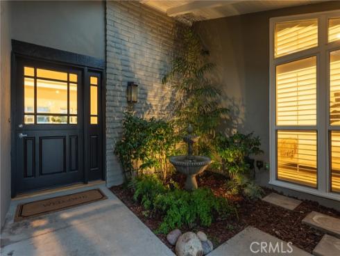 2102 Vista Entrada , Newport Beach, CA