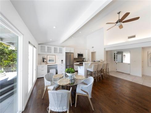2102 Vista Entrada , Newport Beach, CA