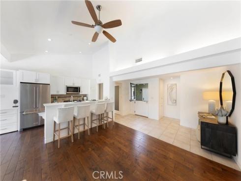 2102 Vista Entrada , Newport Beach, CA