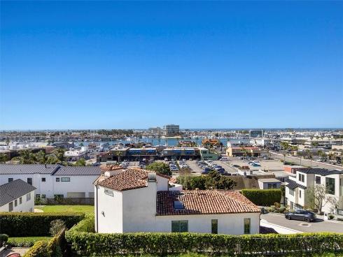 230 Ocean View Avenue , Newport Beach, CA