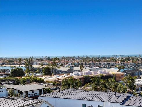 230 Ocean View Avenue , Newport Beach, CA