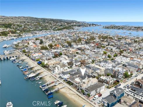 1105 N Bay Front , Newport Beach, CA