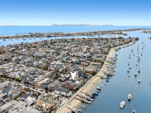 1105 N Bay Front , Newport Beach, CA