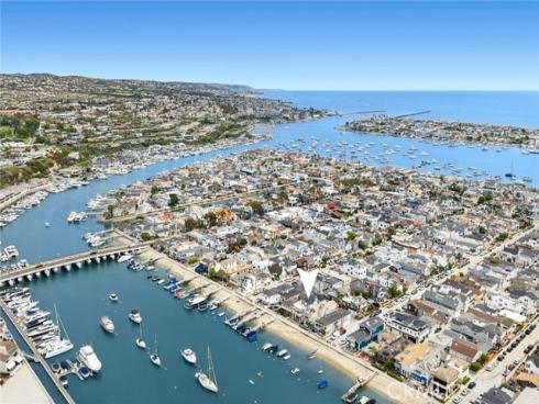 1105 N Bay Front , Newport Beach, CA