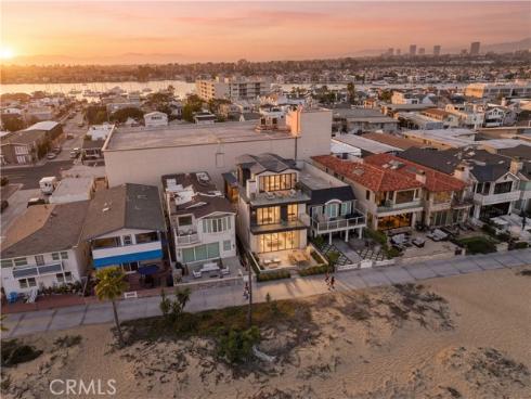 306 E Oceanfront , Newport Beach, CA