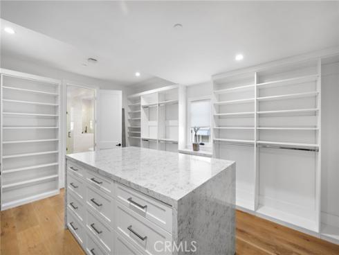 330  Onyx Avenue  , Newport Beach, CA