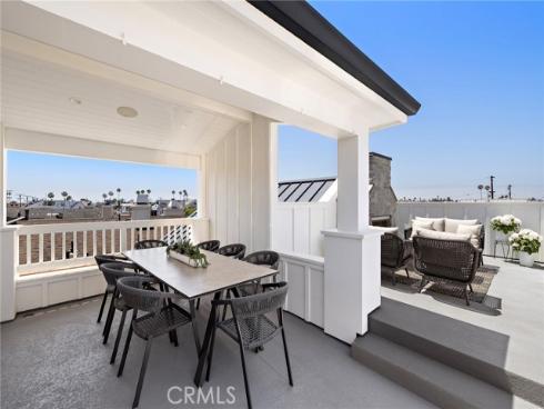 330  Onyx Avenue  , Newport Beach, CA