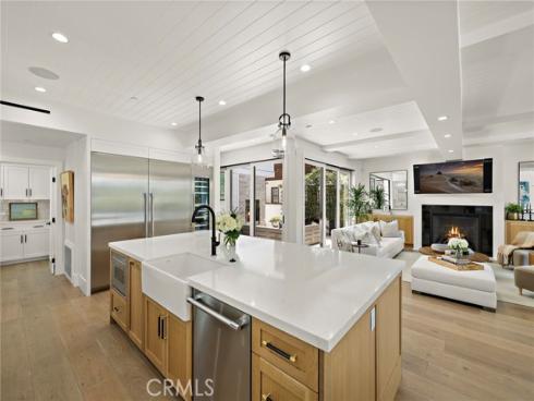 330  Onyx Avenue  , Newport Beach, CA