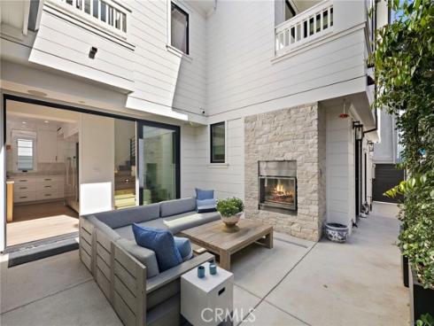330  Onyx Avenue  , Newport Beach, CA