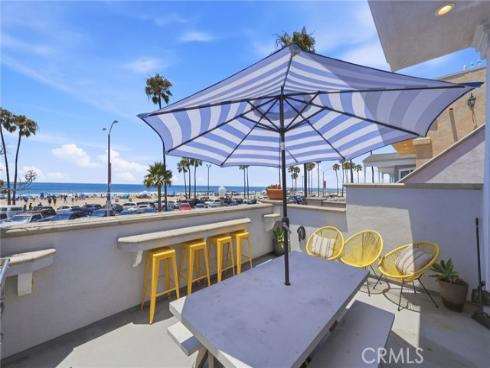 2202 W. Oceanfront