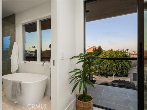 3601 Lake Avenue , Newport Beach, CA