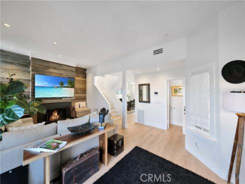 811 W 15th  2B , Newport Beach, CA