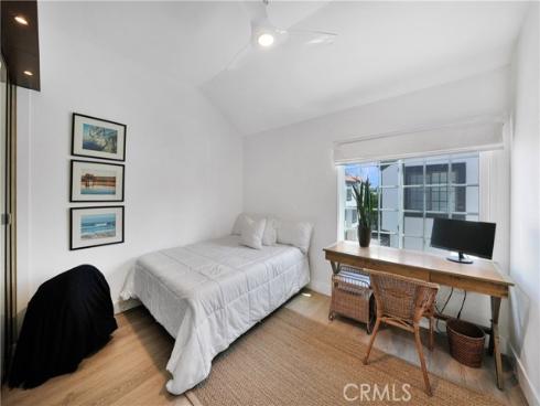 811 W 15th  2B , Newport Beach, CA
