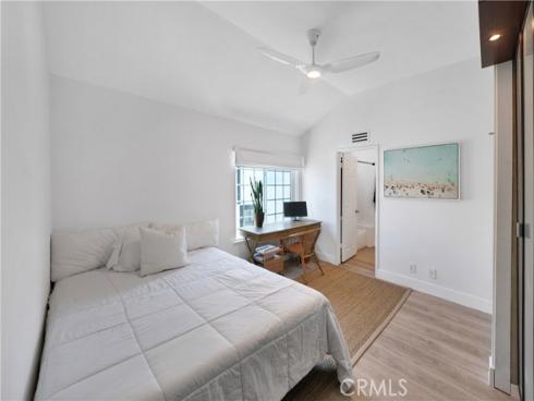 811 W 15th  2B , Newport Beach, CA