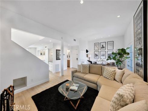 811 W 15th  2B , Newport Beach, CA