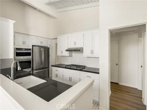 2108 Vista Entrada , Newport Beach, CA
