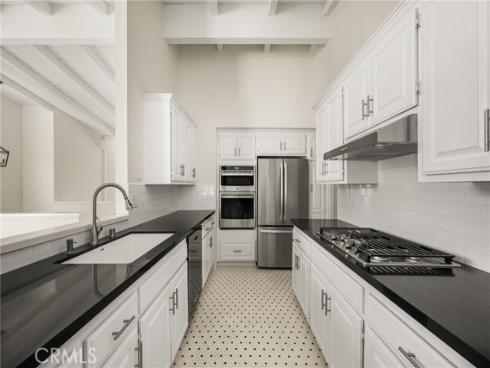 2108 Vista Entrada , Newport Beach, CA